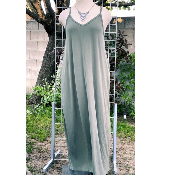 Maxi - Picture 2 of 4